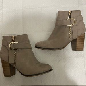 6.5 Apt 9 dynamic comfort booties